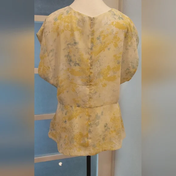 Calvin Klein Yellow and Gray Patterned Blouse - Picture 5 of 10